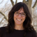 MiriamRacquel.com logo